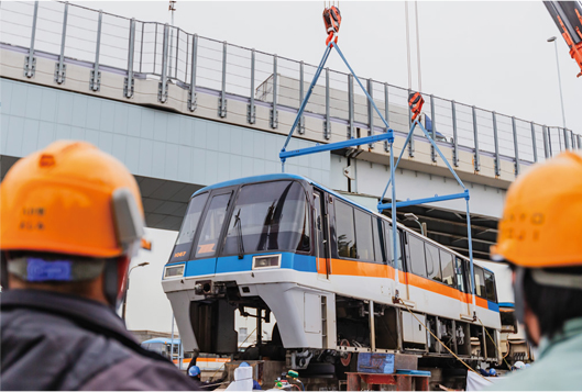 運搬から解体まで、粉塵、騒音、アスベストにも配慮し、安全でクリーンな処理・リサイクル作業を行います。